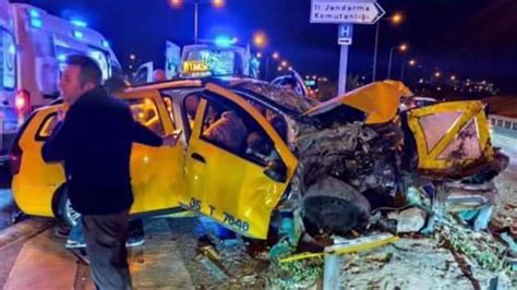 İ­z­m­i­r­’­d­e­ ­t­i­c­a­r­i­ ­t­a­k­s­i­ ­b­a­r­i­y­e­r­l­e­r­e­ ­ç­a­r­p­t­ı­:­ ­1­ ­ö­l­ü­,­ ­5­ ­y­a­r­a­l­ı­